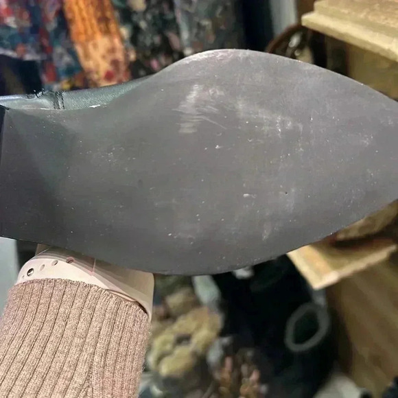 Bleecker & Bond Boots size 8, medium - Picture 6 of 9